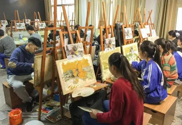 浅谈美术教育对中小学生素质全面发展的作用