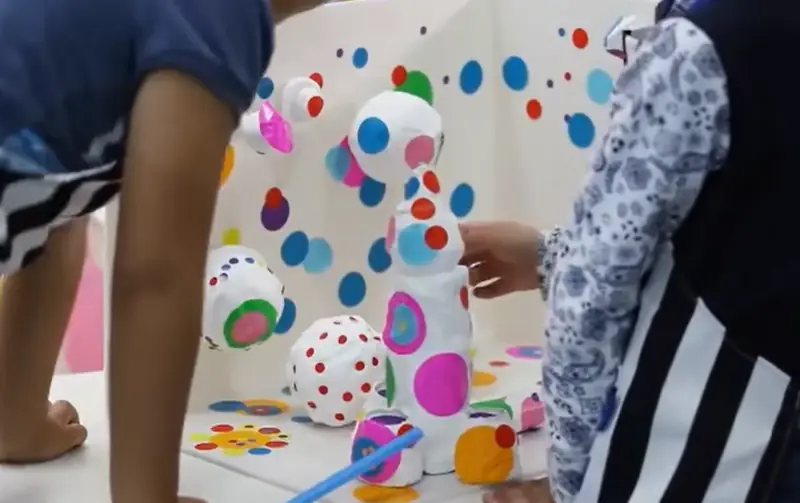 创意绘画《神奇的圆点世界》