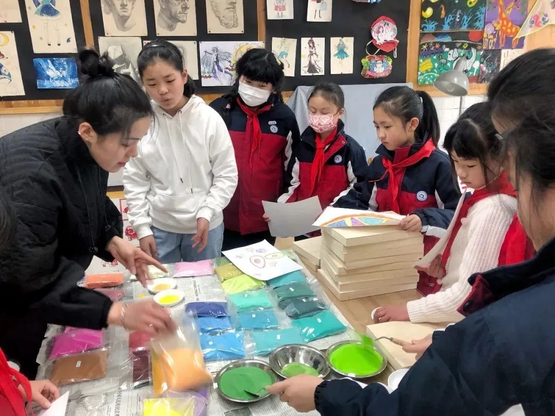 长安三万里，当上海小学生用唐壁画技艺创做他们的“岩彩画”-K12美术网